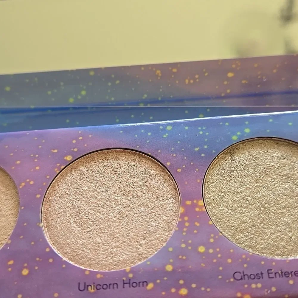 Space Case Cosmetics Eyeshadow Quad With Mirror Case And Makeup Cosmetics Beauty